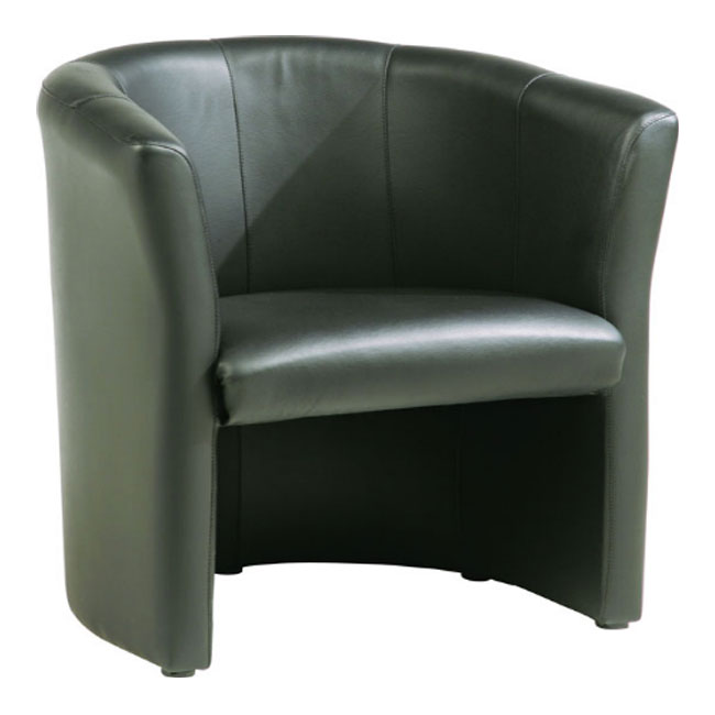 Raffinerad stol perfekt för loungen eller det trendiga caféet. Är tillverkad av kallskum av god kvalitet samt läder/konstläder.