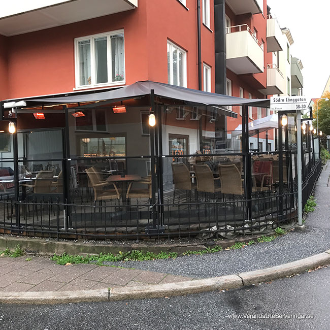 veranda.se-VerandaUteserveringar.se-Restaurang-Inne-Lyckliga-Gatan-30-ute-hörnan_w650x650